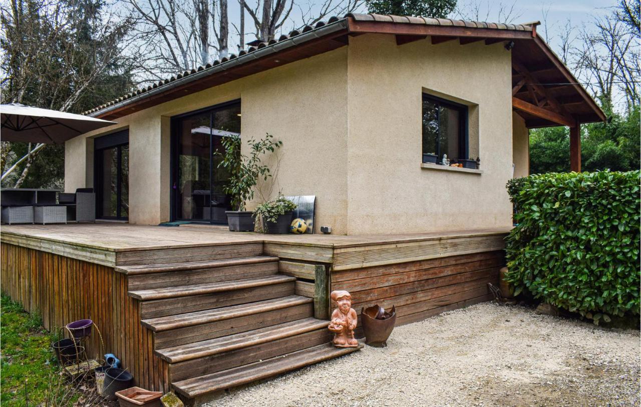 Beautiful Home In Pradines With Kitchen Exterior foto